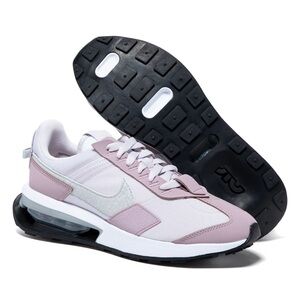Nikes Women’s Air Max Pre-Day size 7.5